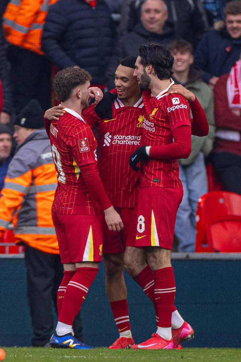 足总杯今晚走向成谜；拜仁慕尼黑远射贴柱；态度坚定；数据趋势出现新变化的简单介绍