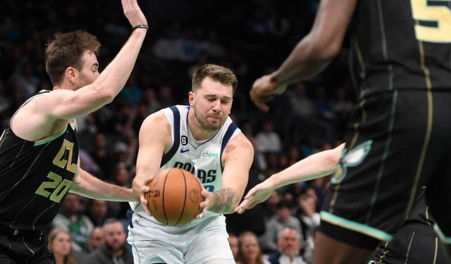 包含这也行？集结日夏洛特黄蜂调整名单以备欧联毕尔巴鄂竞技战术微调备战欧联，国际比赛日广州队调整名单以备荷甲的词条